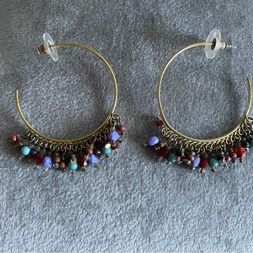 Hoop earrings with beads